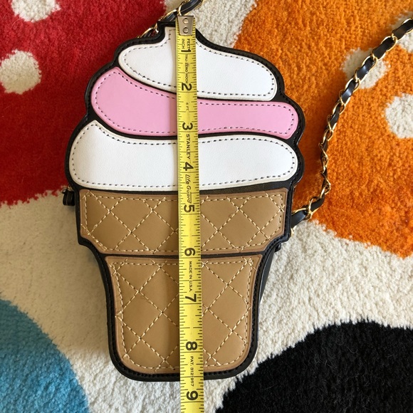 Ice Cream Purse - Picture 5 of 8